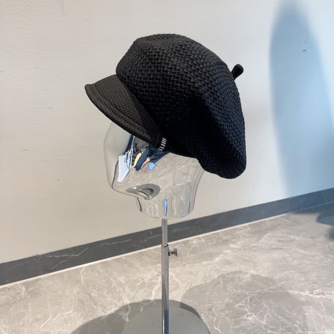 TOP Miu Miu New Autumn And Winter Duck Tongue Hat - 3 Colors