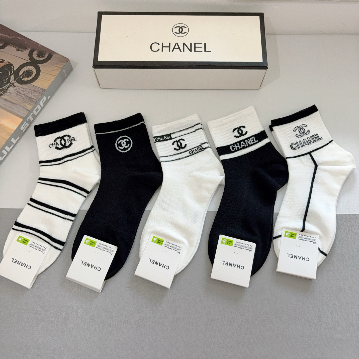 TOP CHANEL Socks - 5 Pieces as a Set
