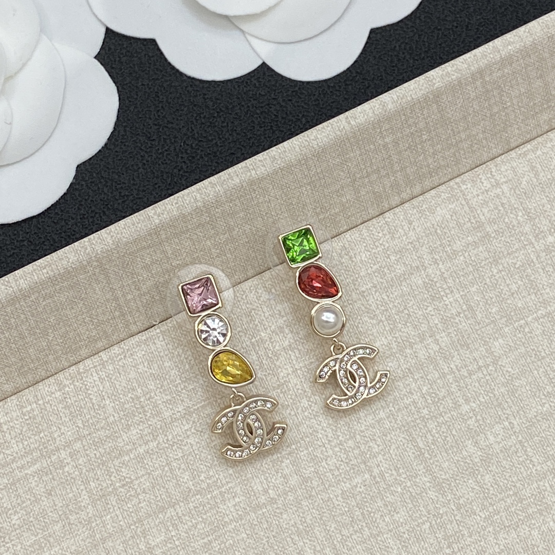 TOP CHANEL Earrings - Gold