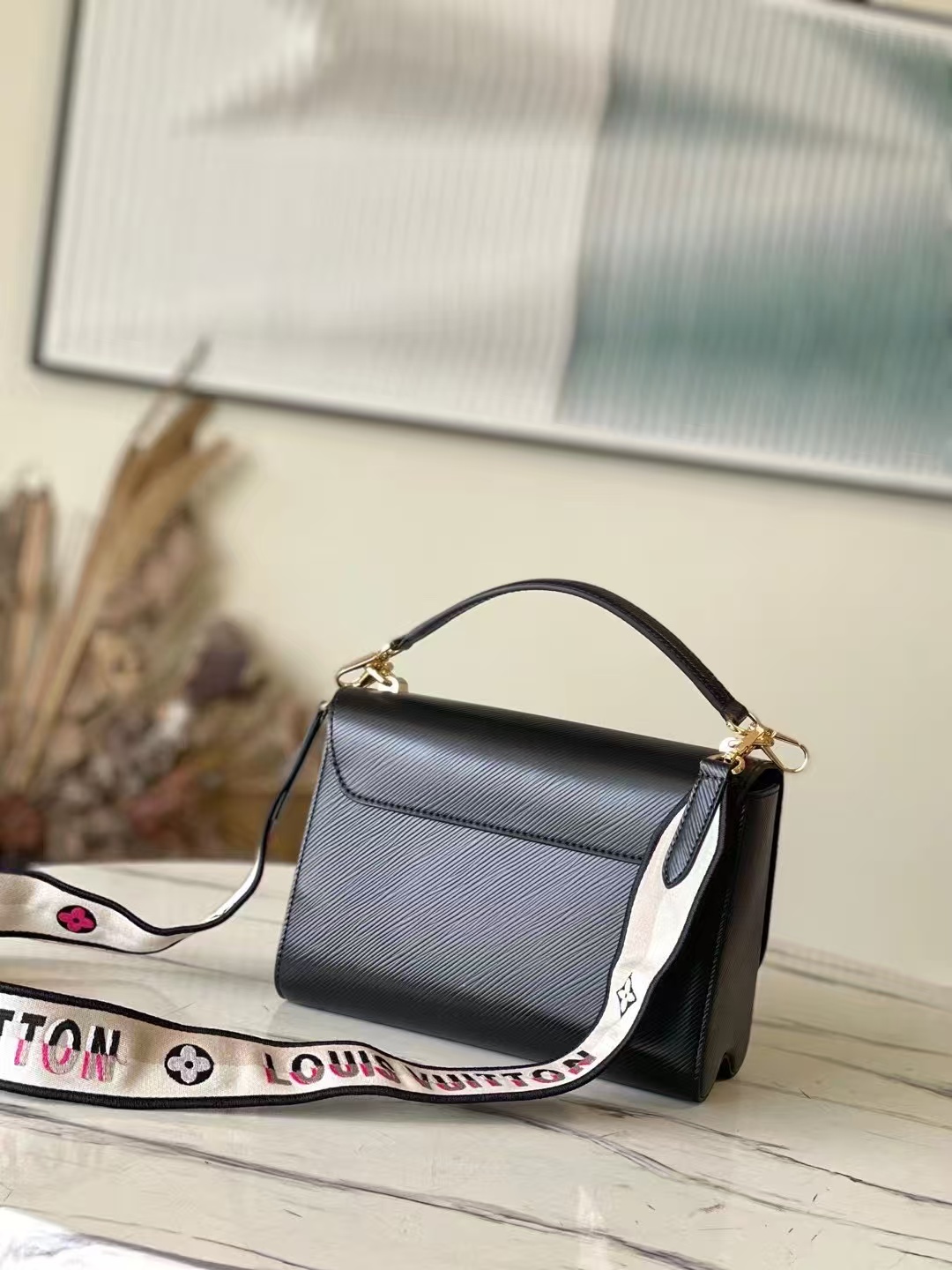 TOP Louis Vuitton LV Twist MM Bag 23 x 17 x 9.5 cm - Black