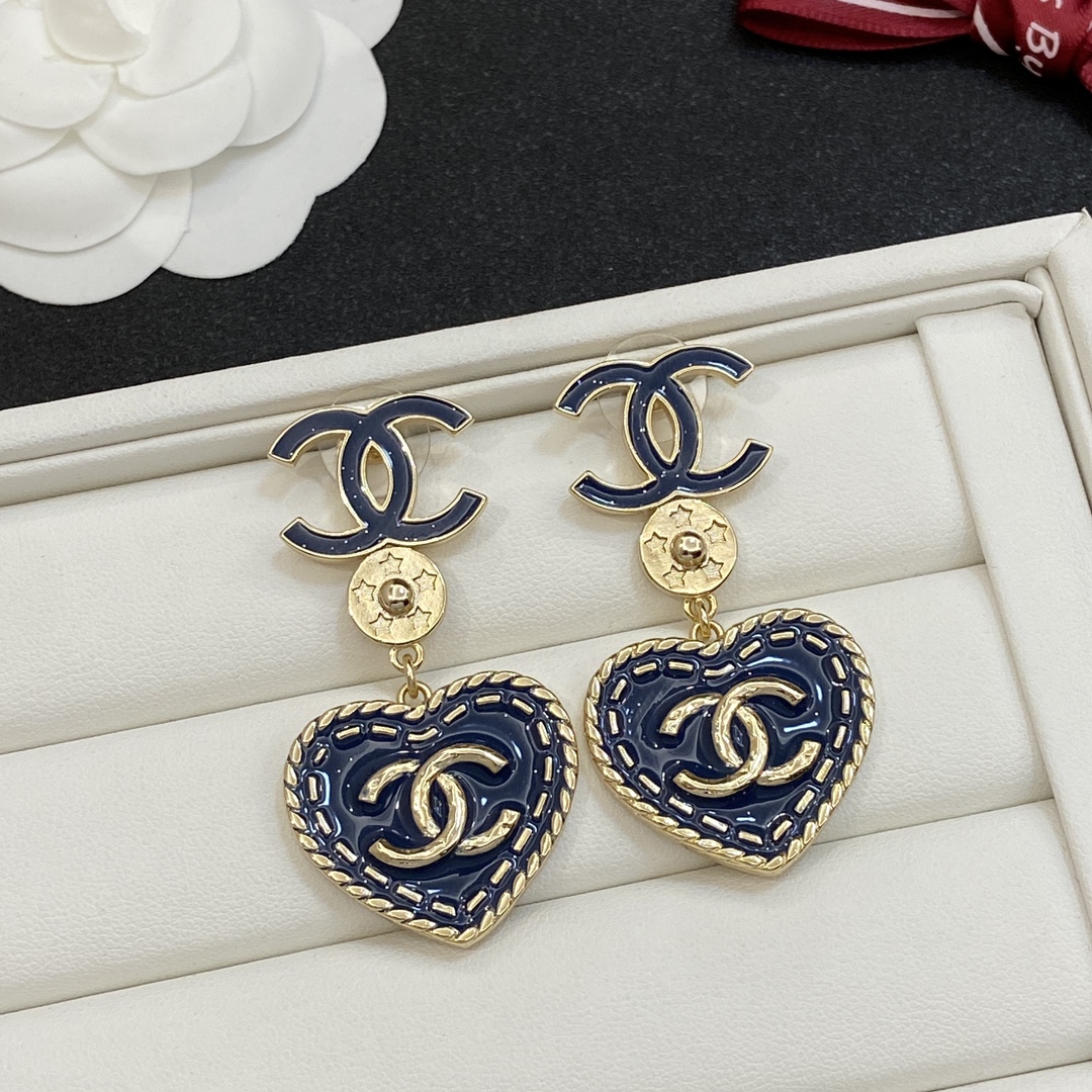 TOP CHANEL CC Heart Earrings-2 Colors