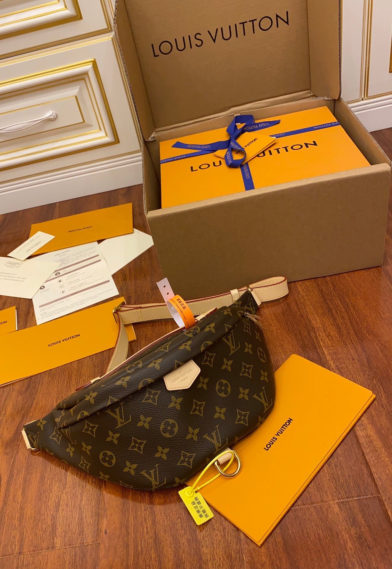 TOP Louis Vuitton LV Bumbag Monogram Bag 37x14x13cm - Brown