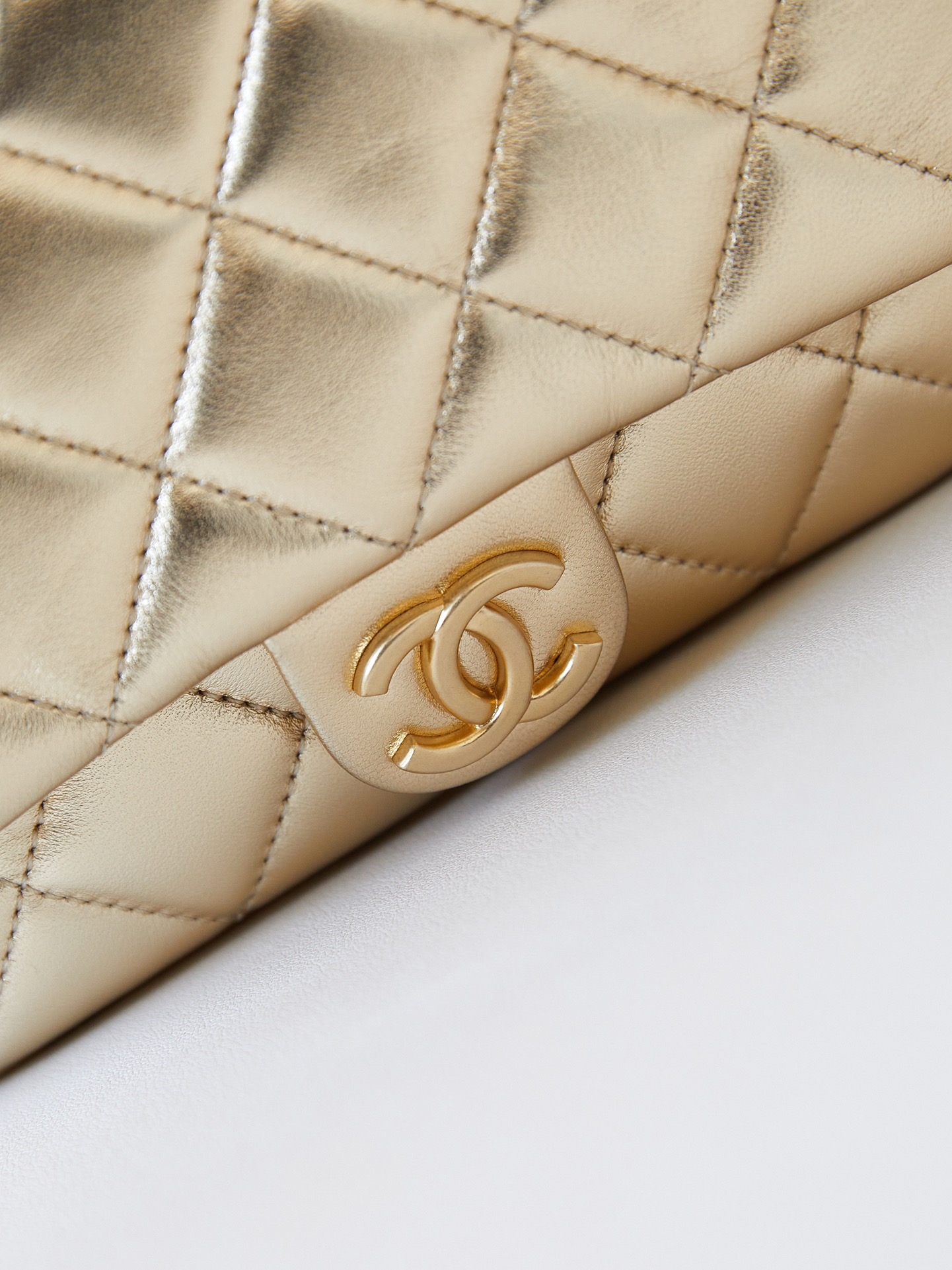 TOP CHANEL Backpack 19x20x5.5cm - 2 Color