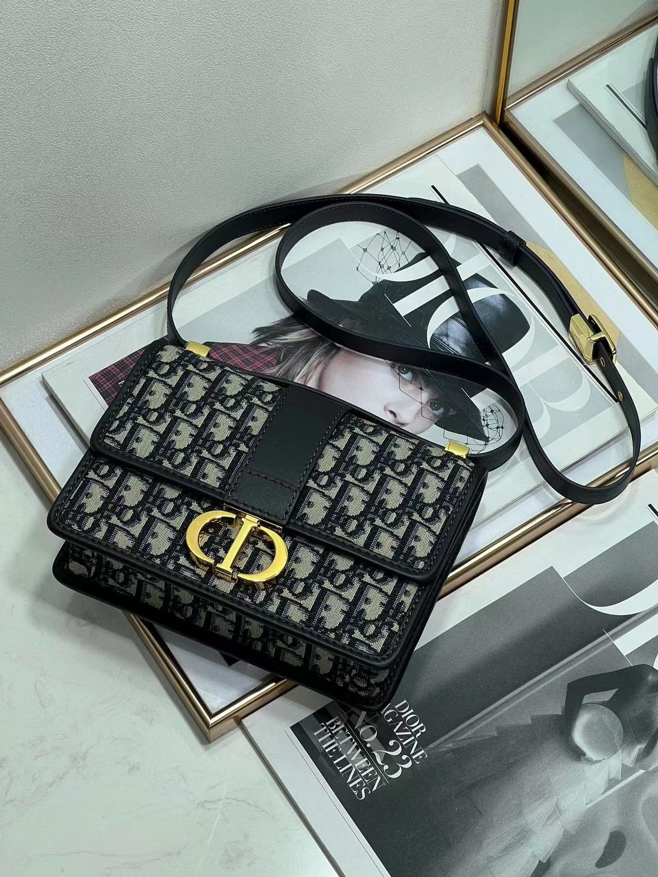 Top Christian Dior Small 30 Montaigne Bag 21 x 13.5 x 7 cm - Blue