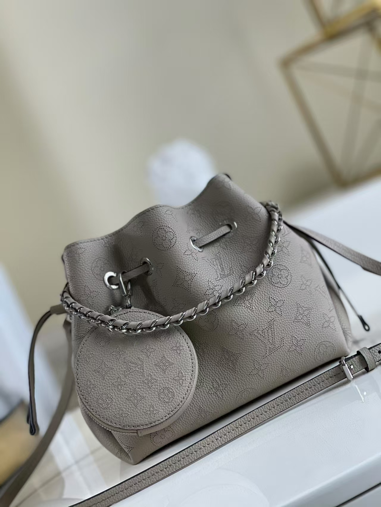 TOP Louis Vuitton LV Bella Mahina Bucket Bag 19x22x14 cm - Gray
