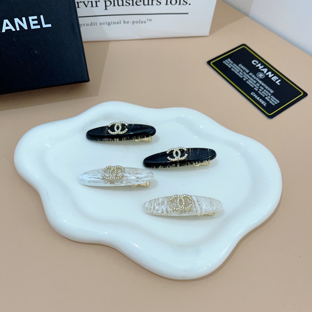 TOP CHANEL Hairpin - 2 Colors