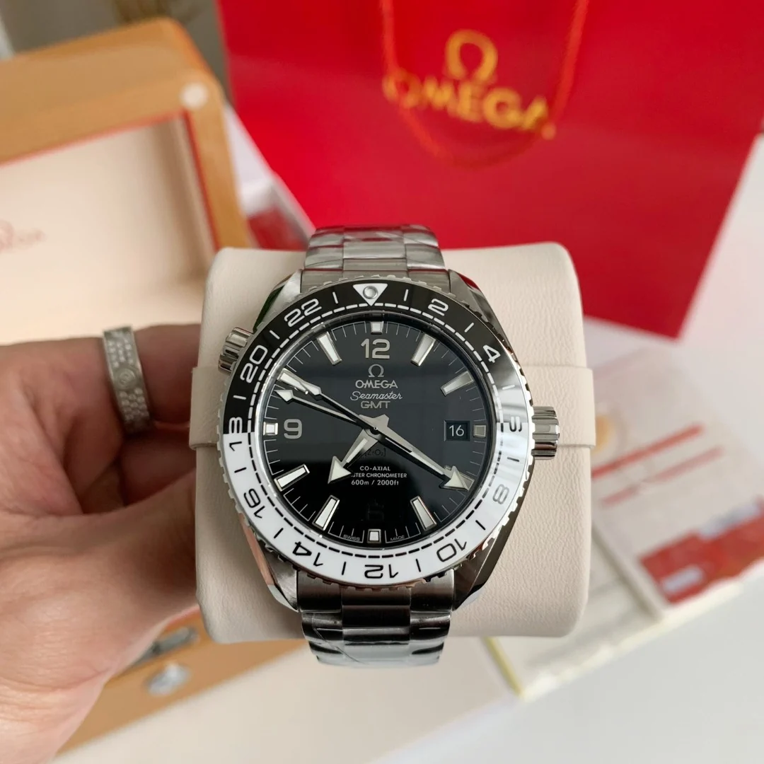 AAAWatch Men GMT Automatic Dive Watch Black Dial Black White Ceramic Bezel Stainless Steel Bracelet Transparent Case Back 600M Waterproof Mechanical Wristwatch