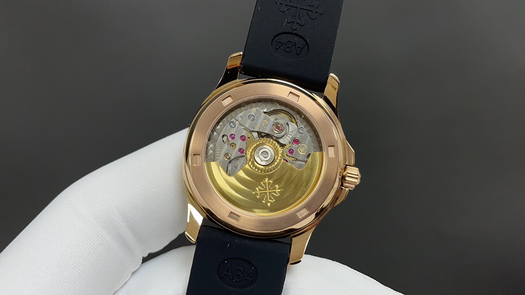 TOP Patek Philippe AQUANAUT Women's 35.6mm Watch - Black with Gold