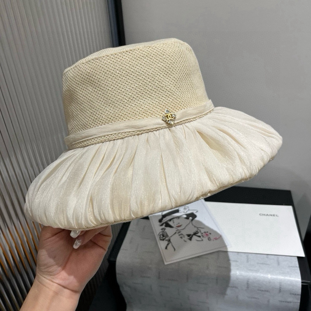 TOP CHANEL Lantern Hat - Beige