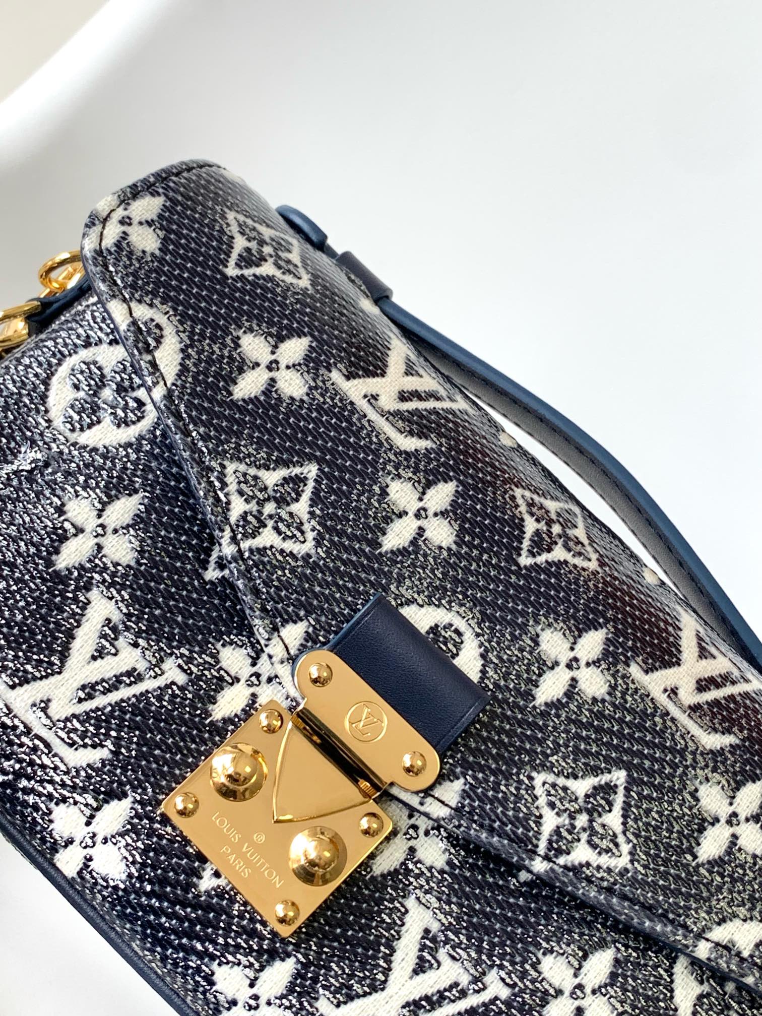 TOP Louis Vuitton LV Pochette Métis East West Bag Monoglam Canvas 21.5 x 6 x 13.5cm - Dark Blue