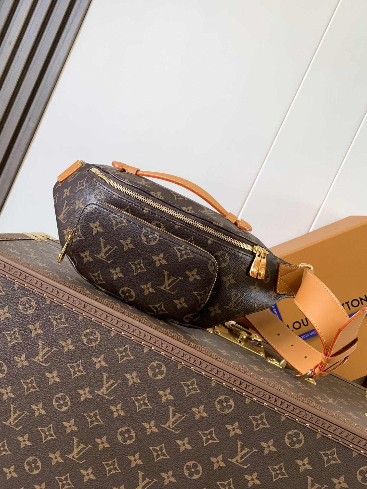 TOP Louis Vuitton LV Monogram Shadow Rush Bag 30x15x8cm - Brown