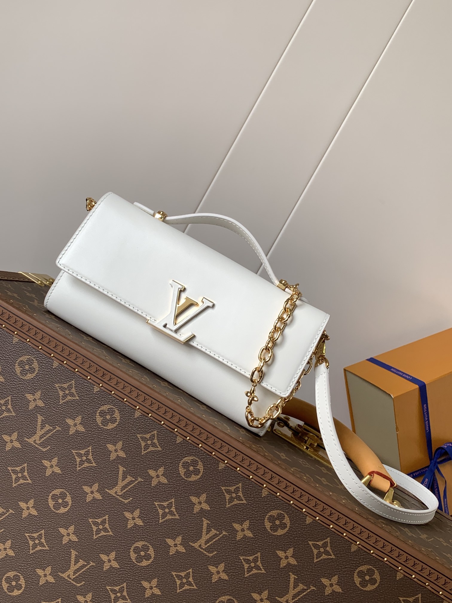TOP Louis Vuitton LV Wallet On Chain Capucines Handbag 12 x 4 x 23cm - White