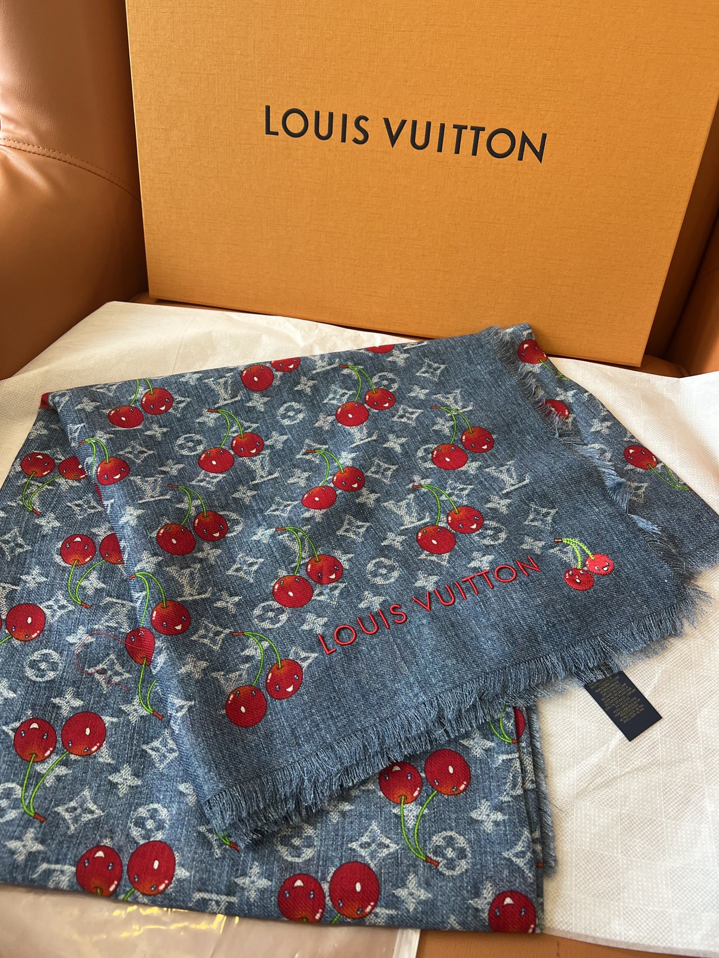 TOP Louis Vuitton LV  Cashmere Scarf 136 x 136cm - Blue