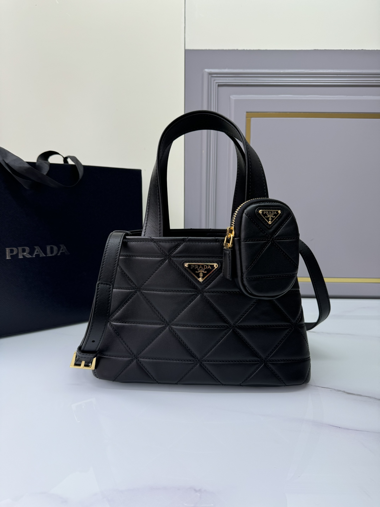 TOP PRADA Diamond-Shaped Cowhide Bag 26x17x13.5cm/35x22x15cm/38x25x17.5cm - Black