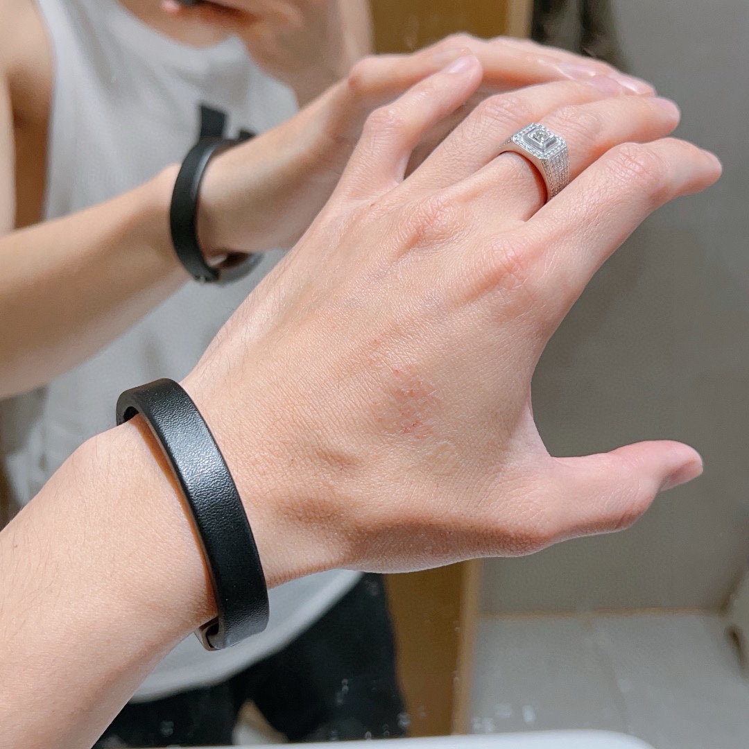 TOP GUCCI Plaid Cowhide Bracelet - Black