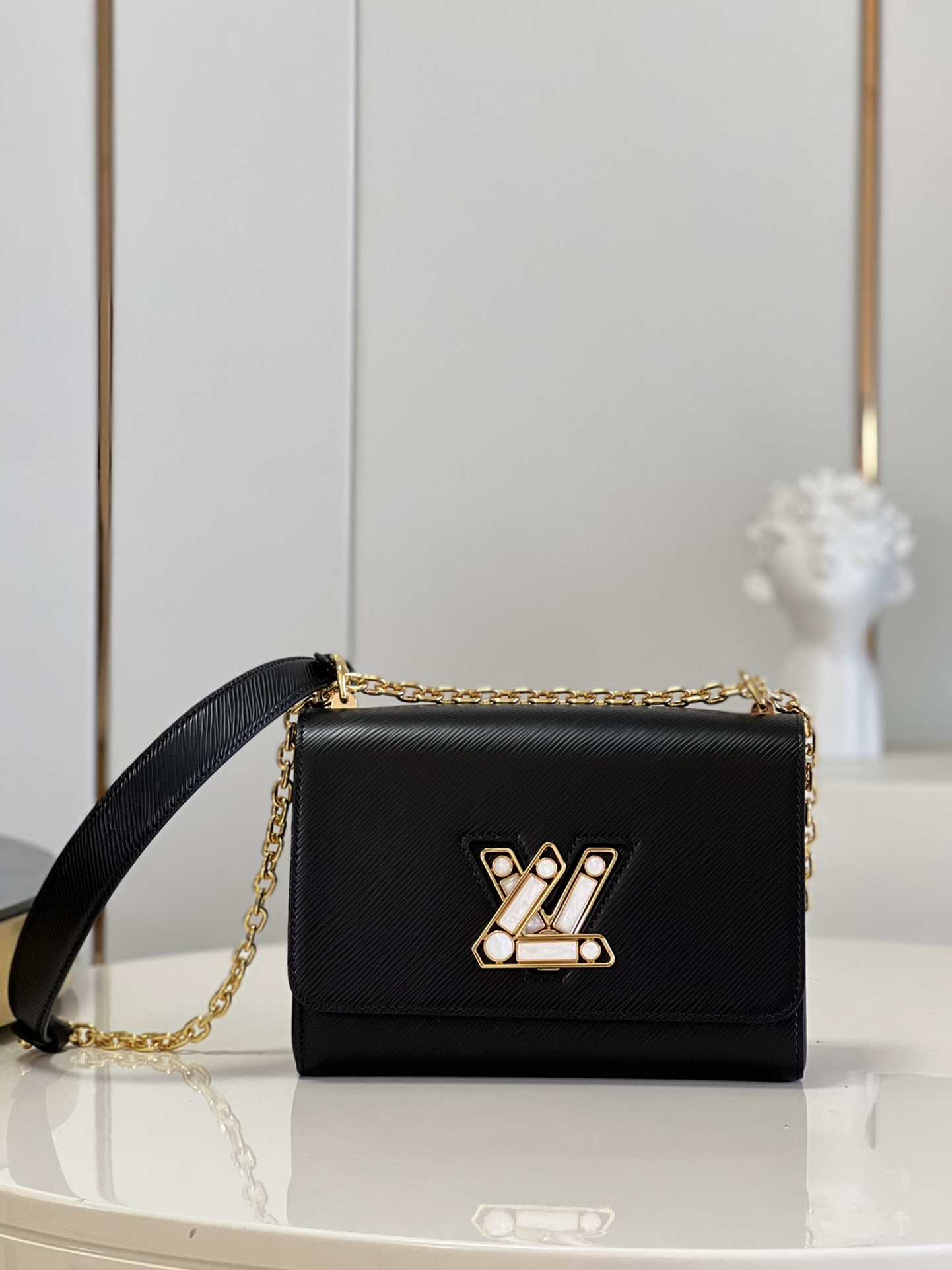 TOP Louis Vuitton LV  Epi Twist Bag 23 x 17 x 9.5 cm-Black