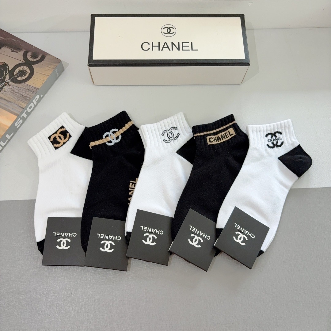 TOP CHANEL Socks - 5 Pieces as a Set