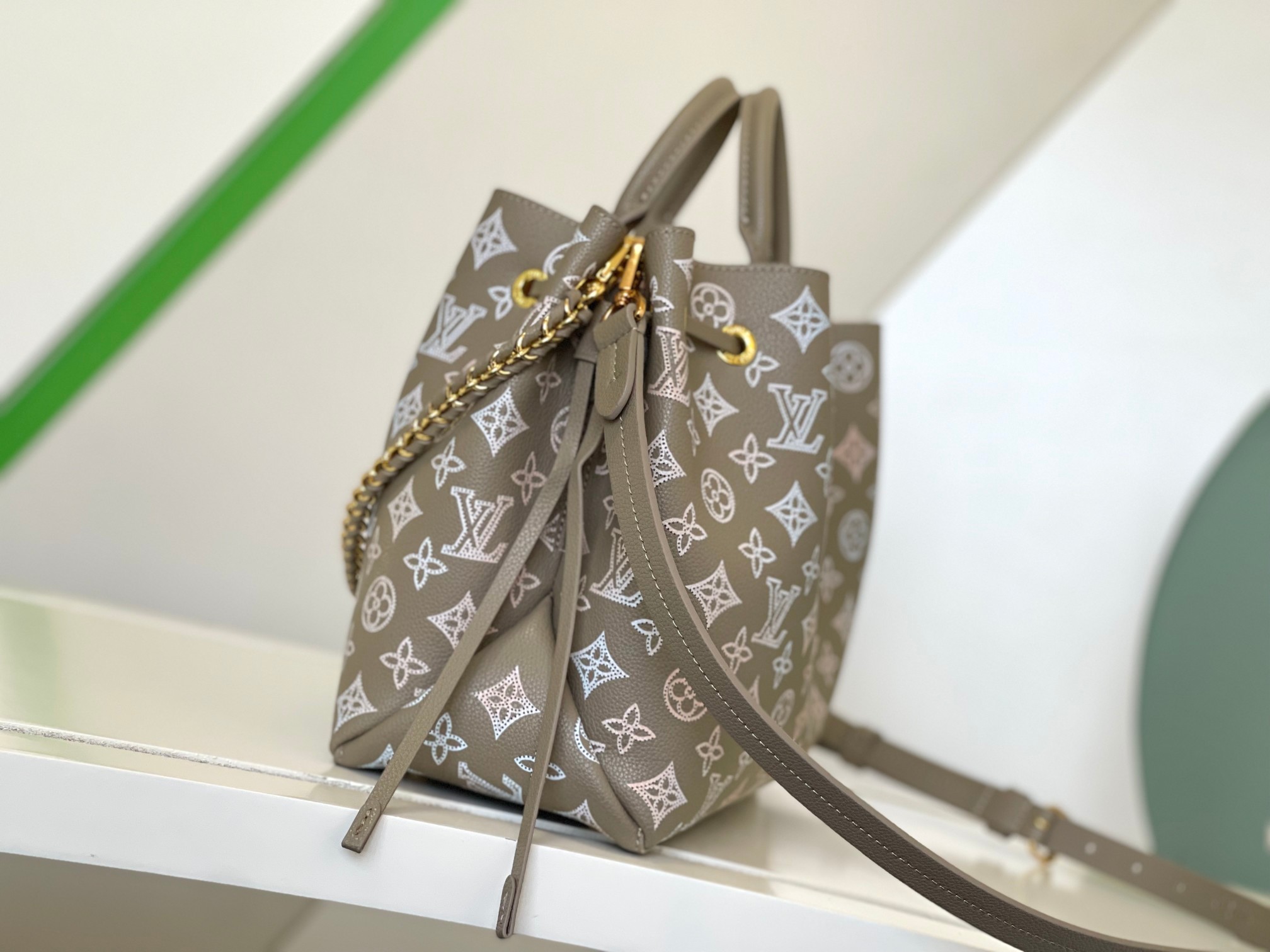 TOP Louis Vuitton LV Carved Cowhide Leather Bella Tote Bag - 32x23x13CM - Gray