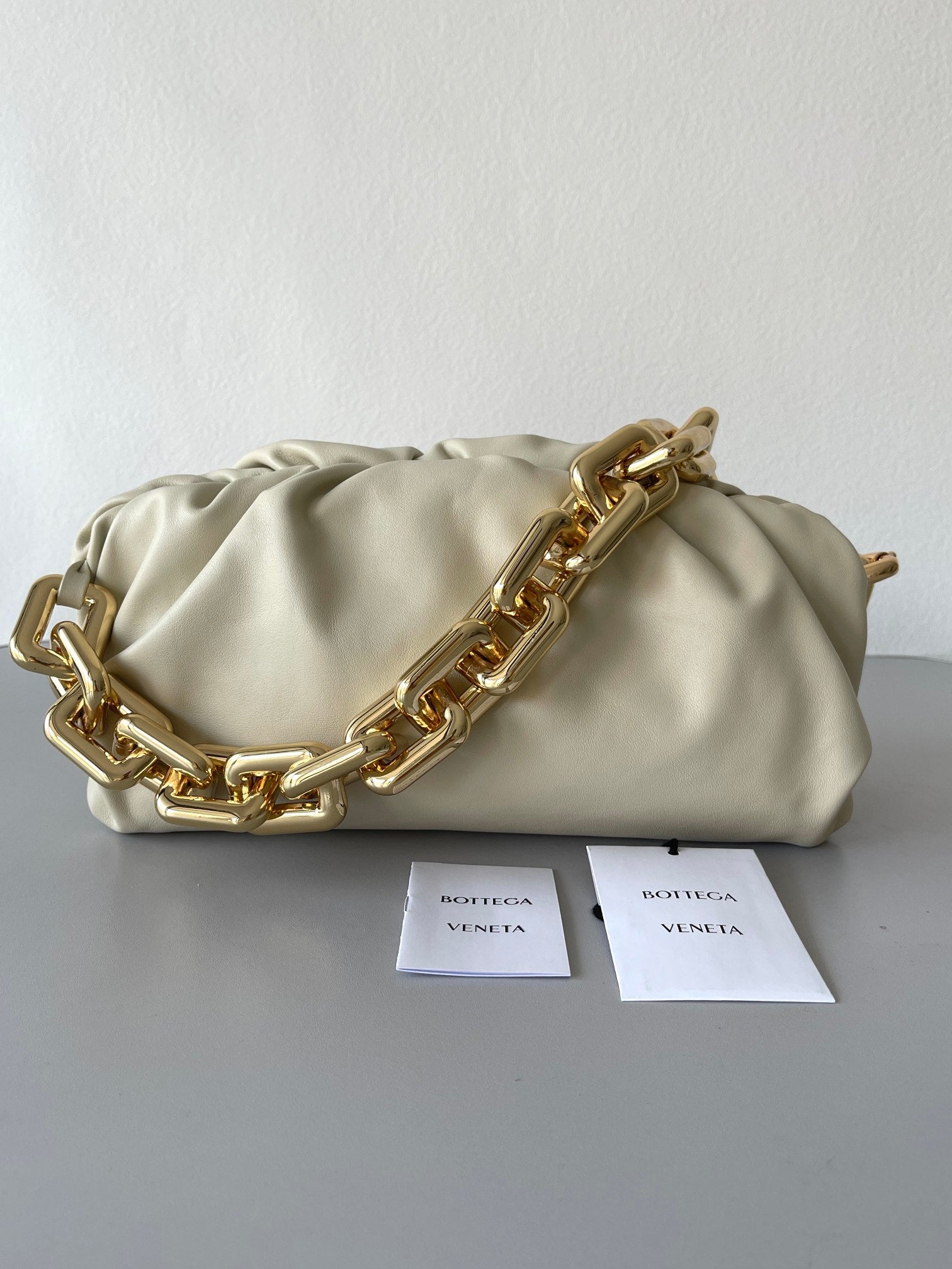 TOP Bottega Veneta BV The Chain Pouch 31*16*12cm - Cream