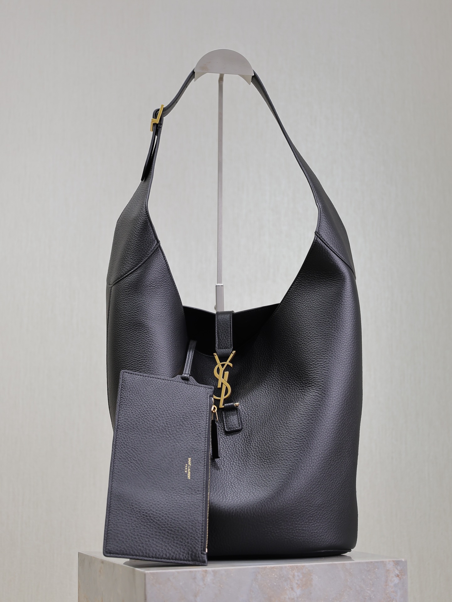 TOP Yves Saint Laurent YSL Large Bucket Hobo Bag 26×31.5×13.5cm - Black&GHW