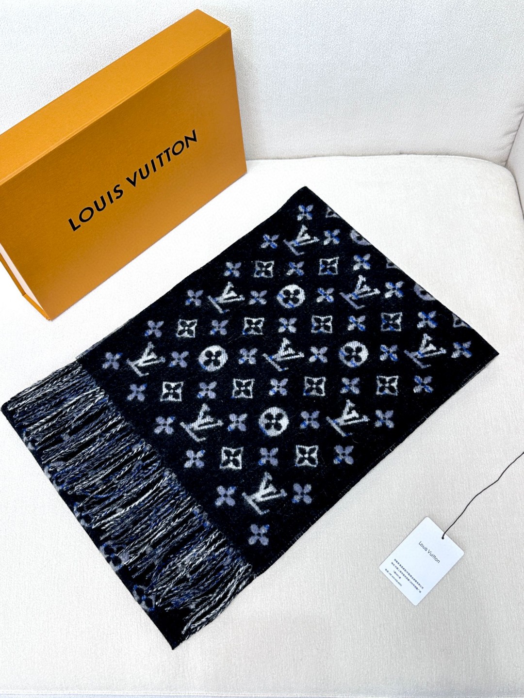 TOP Louis Vuitton LV Wool Scarf 32x200cm - 2 Color