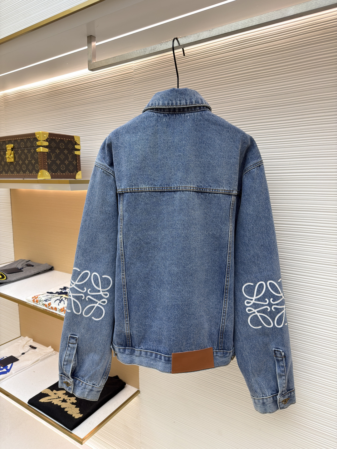 Loewe Anagram单宁牛仔外套
