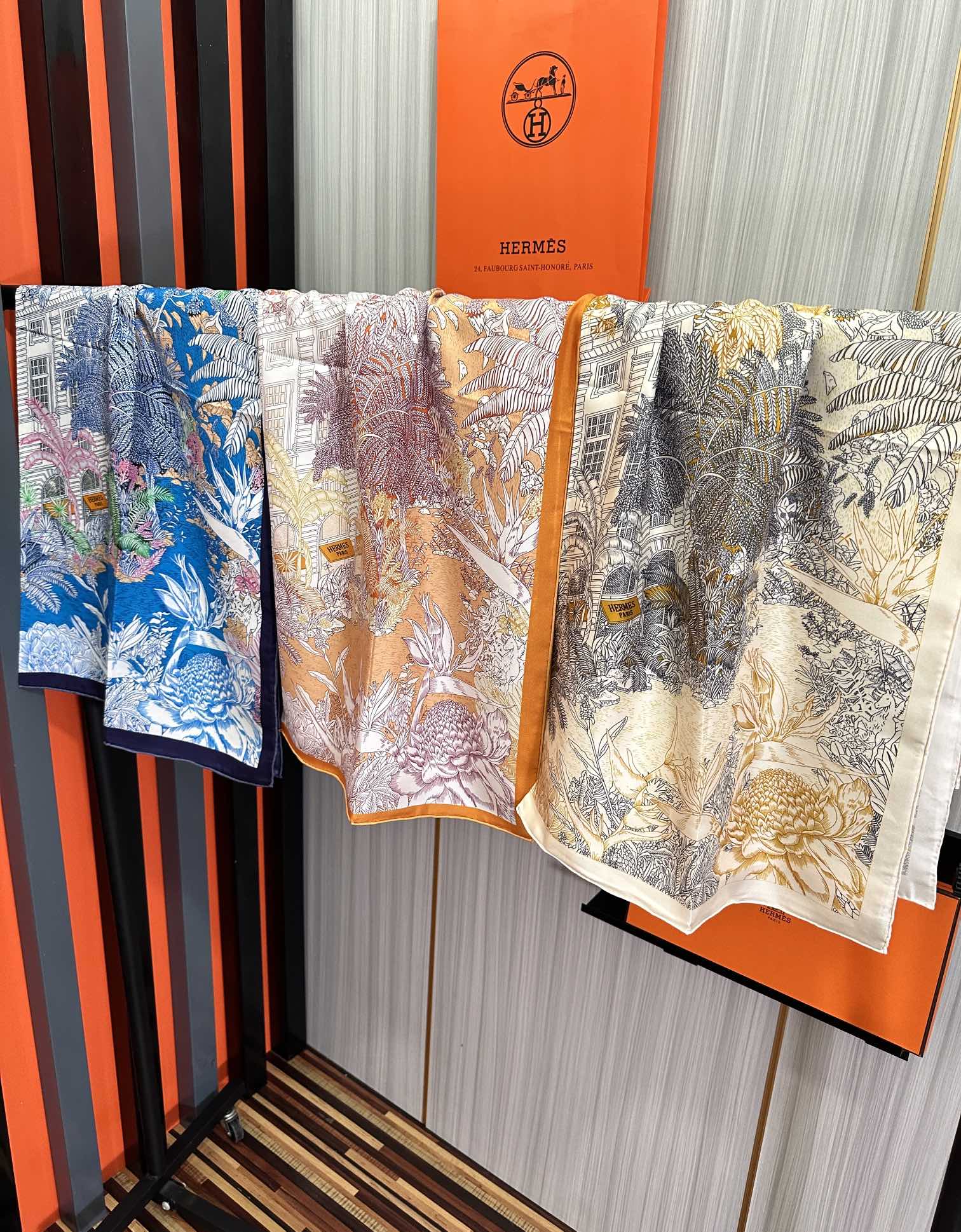 TOP HERMES Square Silk Scarf 90X90cm - 3 Colors