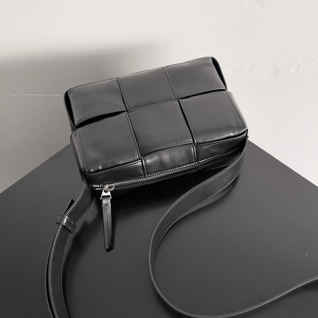 TOP Bottega Veneta BV Cassette Bag 21x13x6.5cm - 2 Color