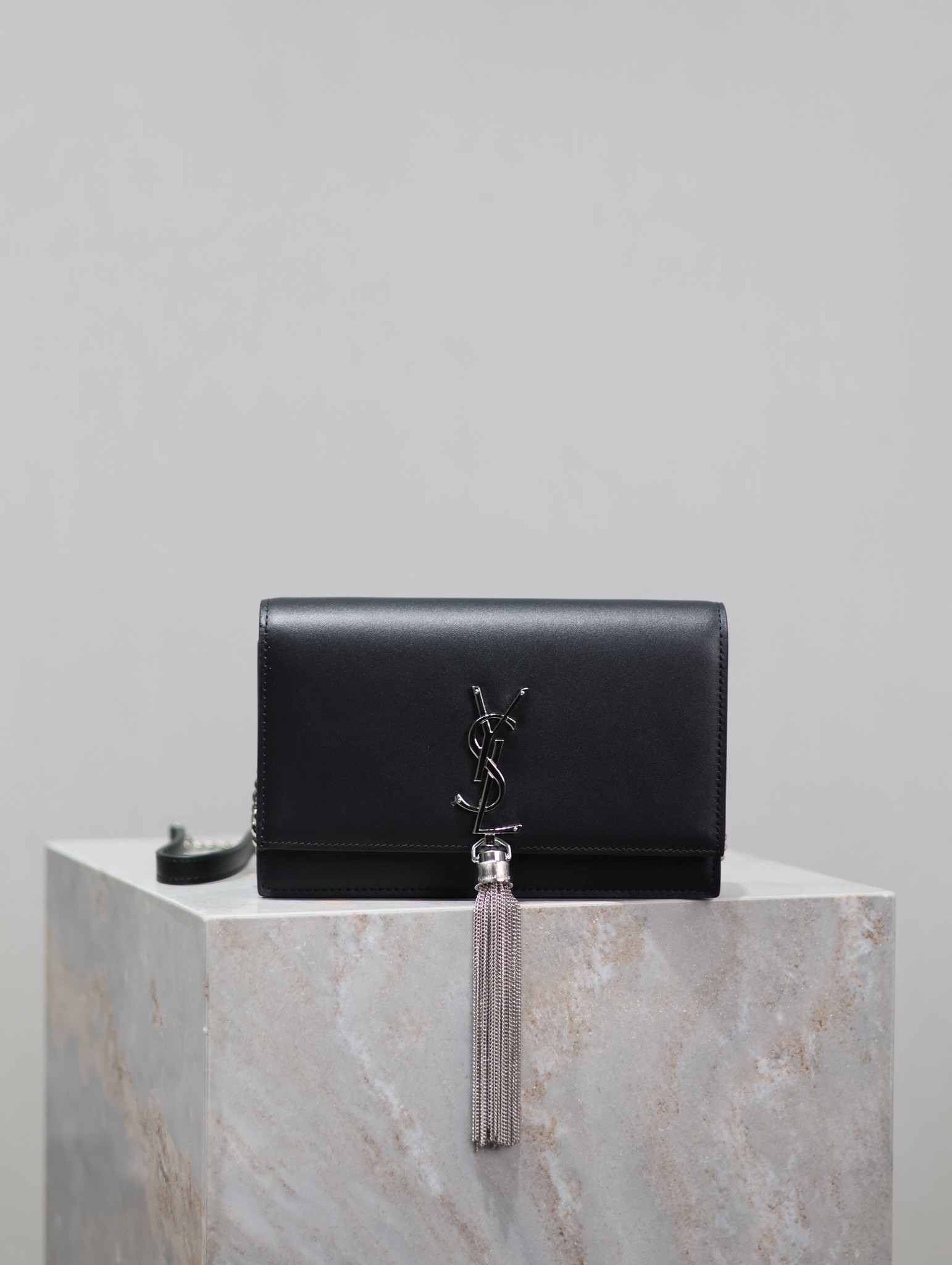 TOP Yves Saint Laurent YSL Kate Tassel Bag Cowhide Plain Weave 19x12.5x4cm - Black&SHW
