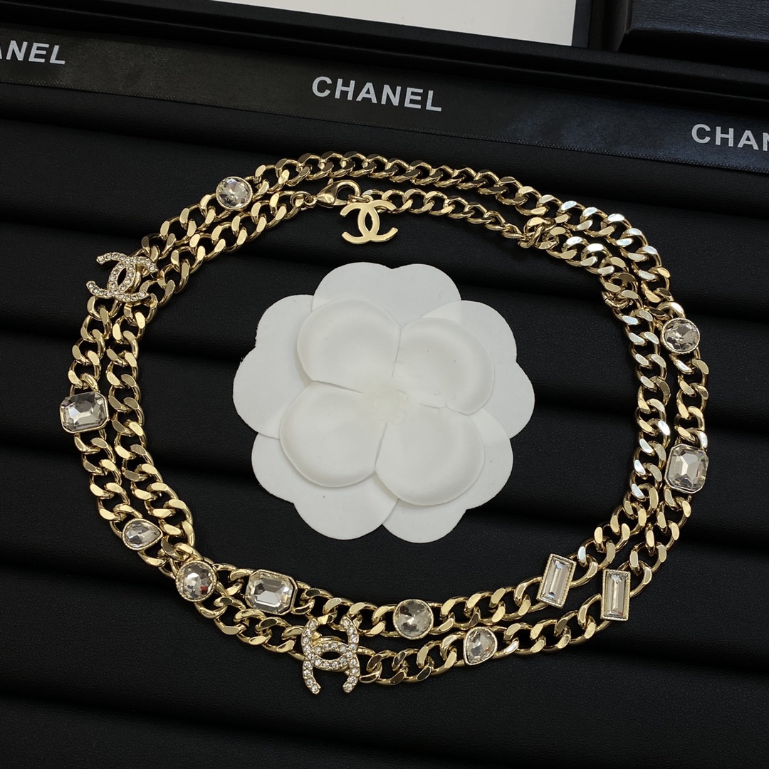 TOP CHANEL Sweater Chain with Crystal - Gold