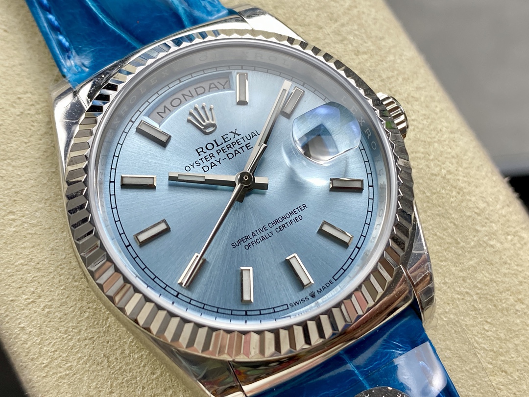 TOP ROLEX  Day-Date Sliver Bezel Watch 36mm - Blue