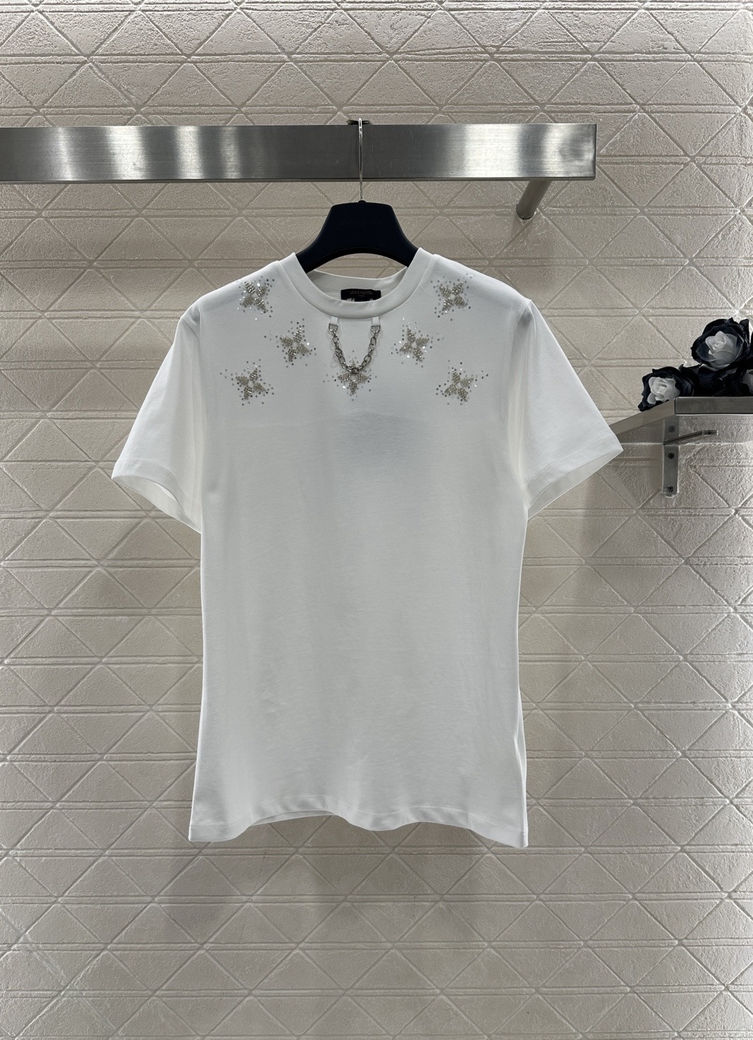 TOP Louis Vuitton LV  T-Shirt - 2 Colors