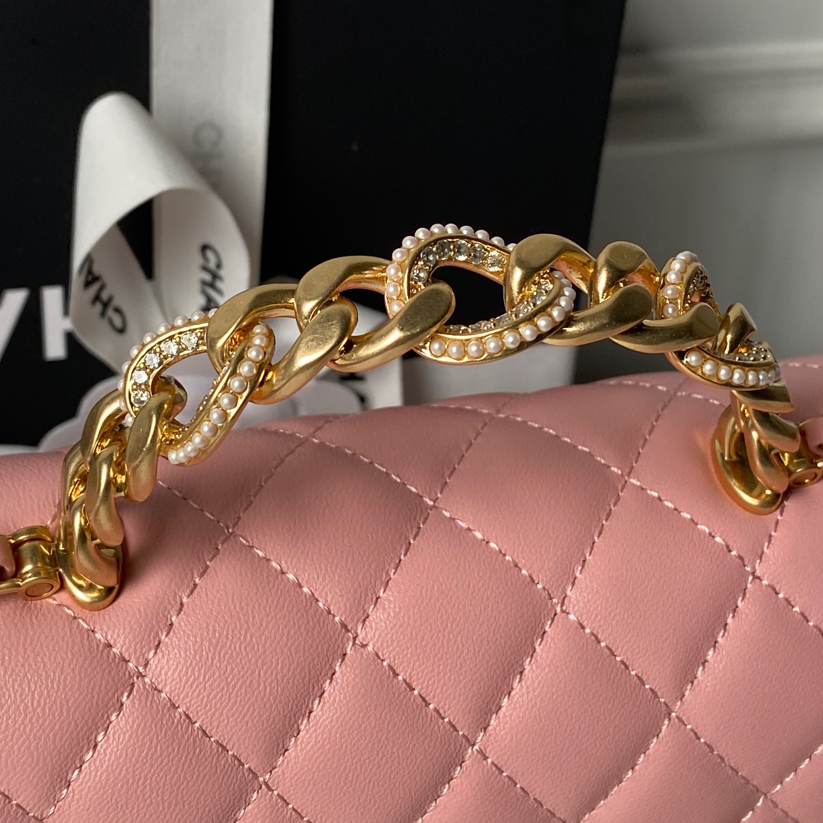 TOP CHANEL Handle Bag Lambskin 14x22.5x6 cm - 3 Colors
