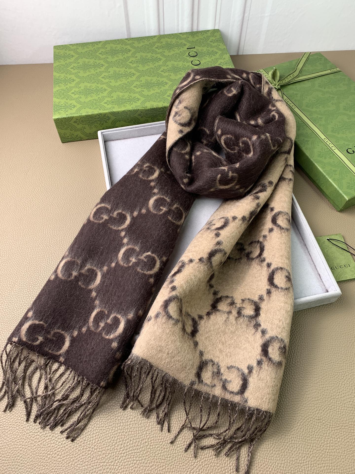 TOP GUCCI GG Water Corrugated Double Sided Cashmere Scarf 30 x 196 cm - 2 Colors