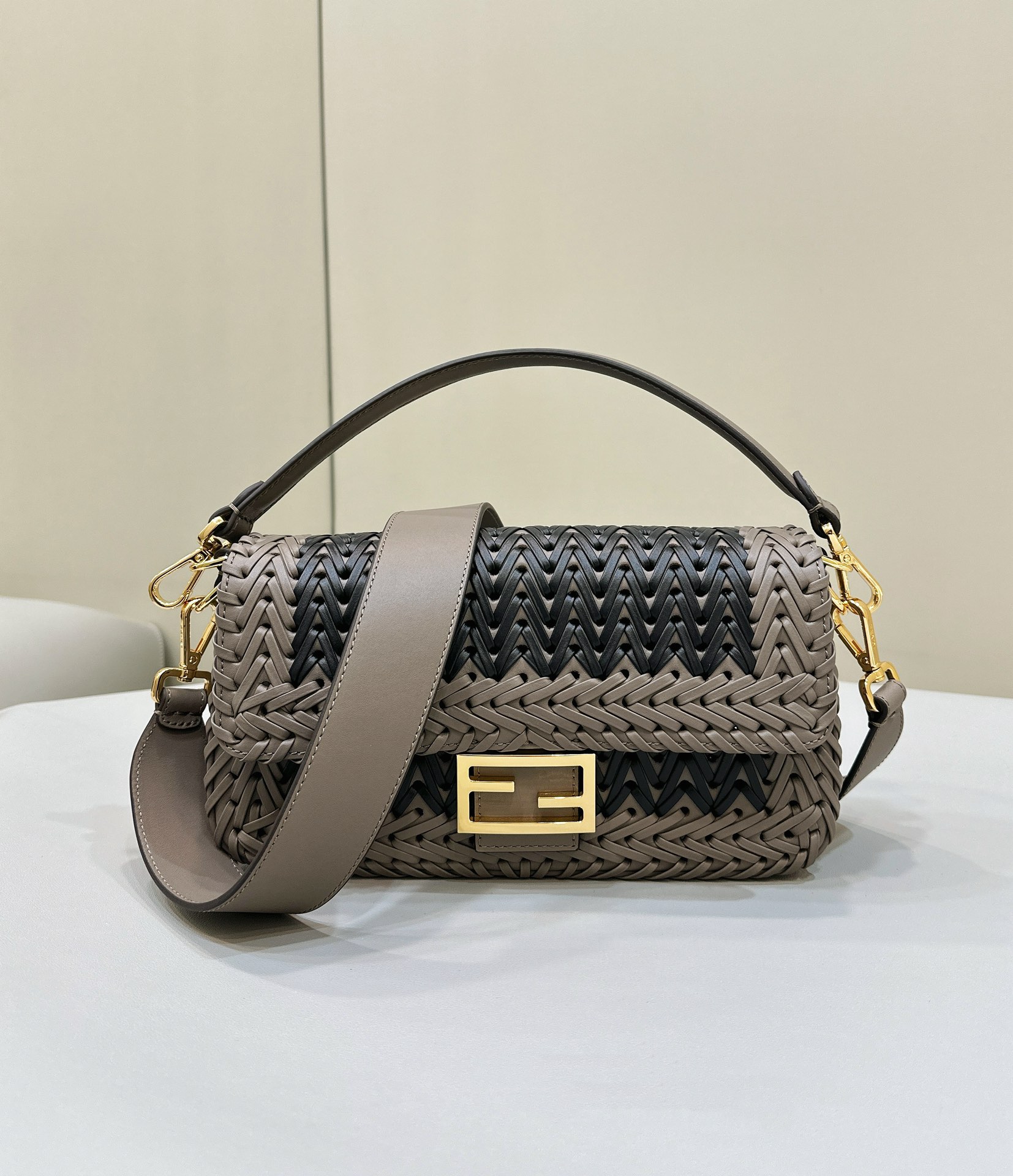 TOP FENDI Calfskin Material Hand Woven Baguette Bags 27×6.5×15cm - 3 Colors - GHW