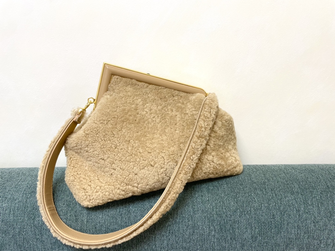 TOP FENDI Shearling First Bags 2 Sizes - 4 Colors