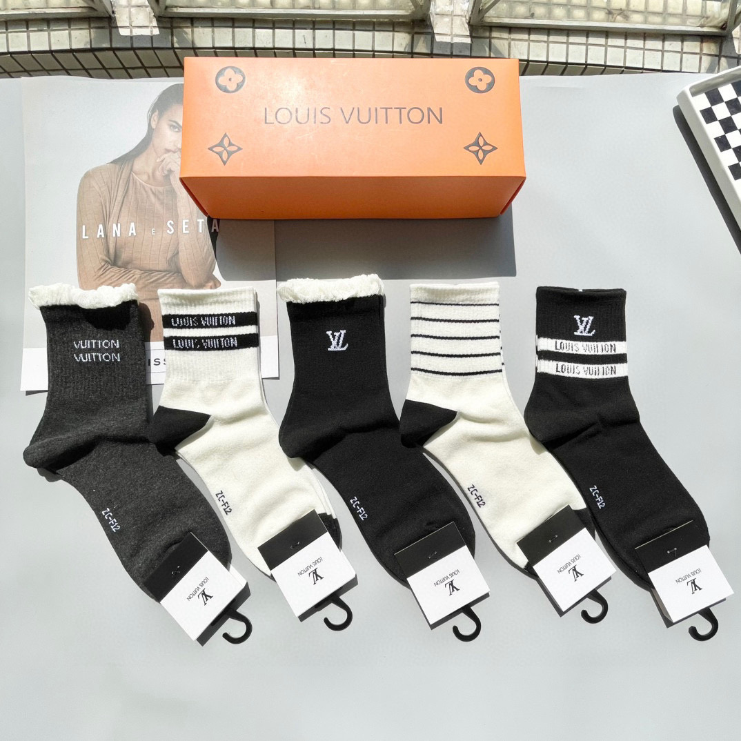 TOP Louis Vuitton LV Socks - 5 Pieces as a Set