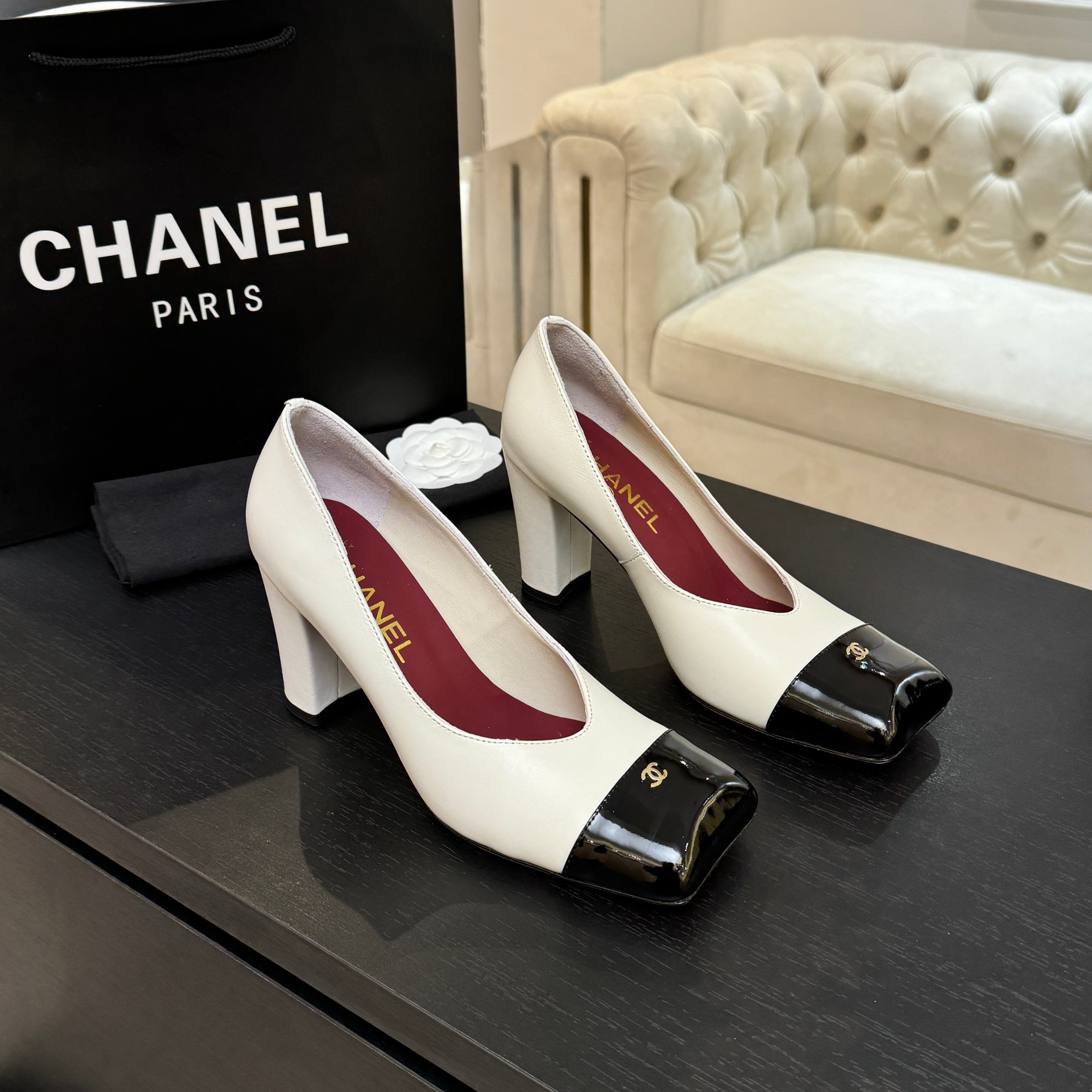 TOP CHANEL CC Pumps - 3 Color