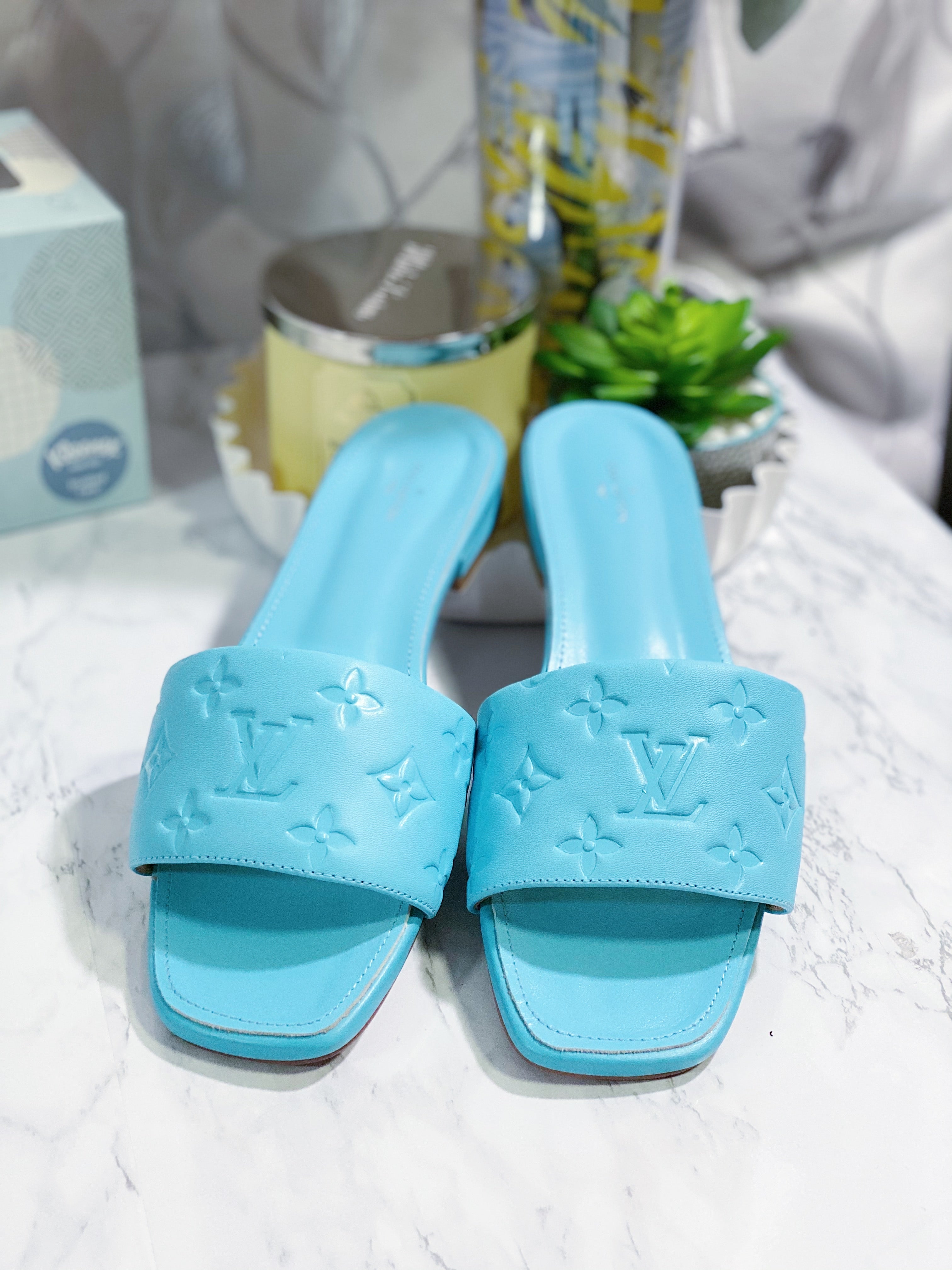 TOP Louis Vuitton LV L.V Empreinte Sandals - Blue