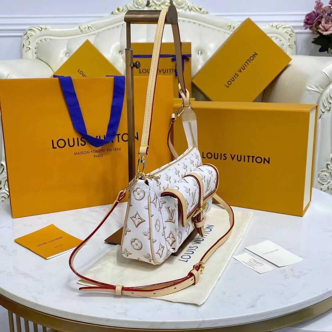 TOP Louis Vuitton LV L*V Maxi Multi Pochette Accessories 21X12X3cm- White
