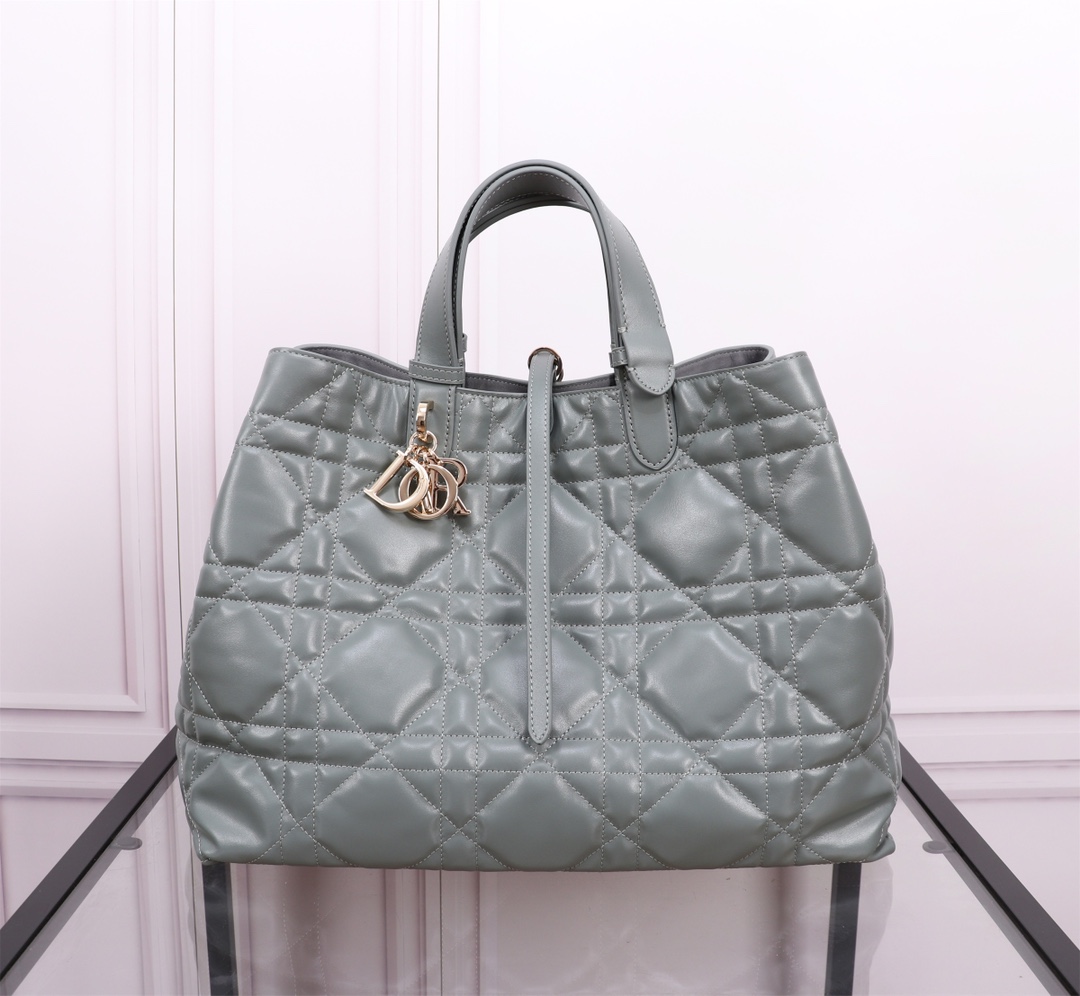 TOP Christian Dior Large DIOR TOUJOURS Handbag Cowhide 37cm CD Lock Letter D Knob