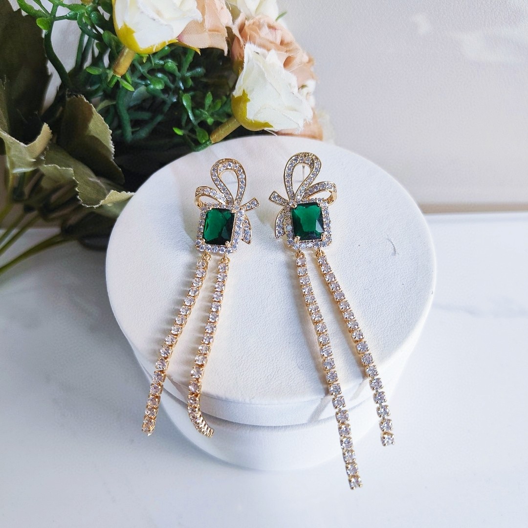 TOP BVLGARI Emerald Earrings - Green