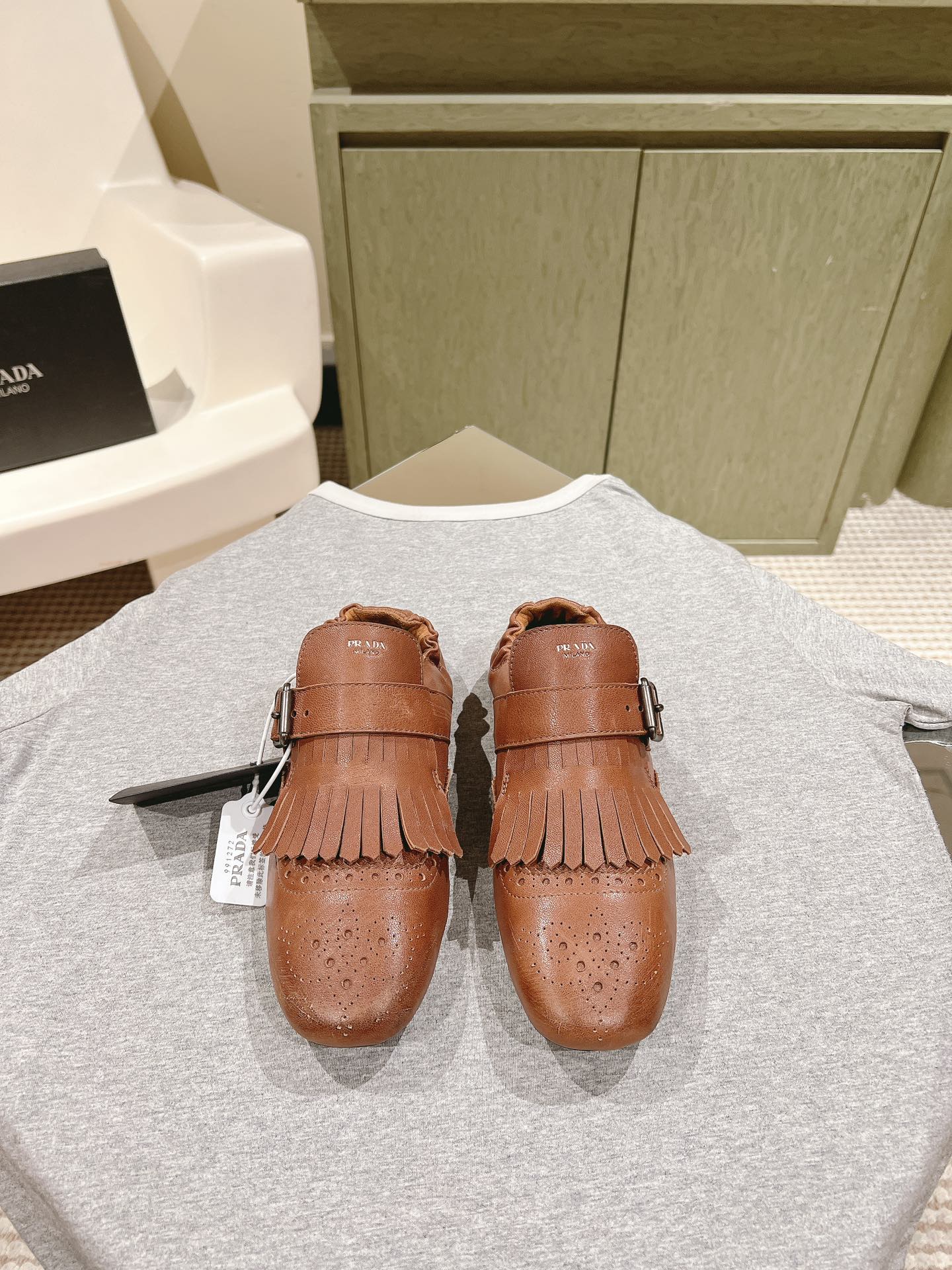 TOP PRADA Round Toe Slippers Sheepskin - 4 Colour