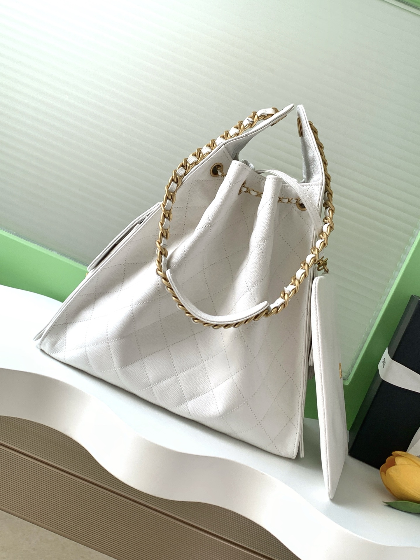 TOP CHANEL Caviar Hobo Shopping Bag 30x15x40cm - White