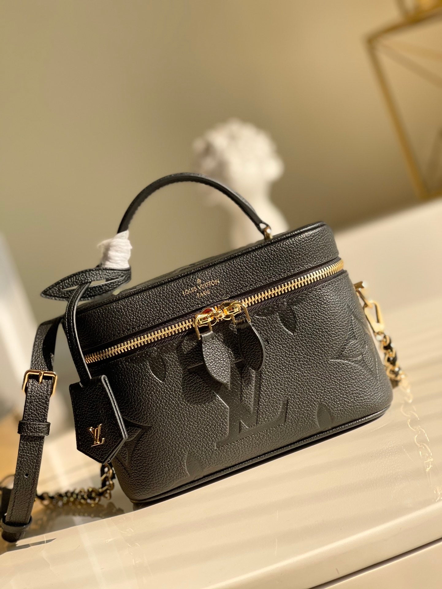 TOP Louis Vuitton LV L*V Empreinte Giant Monogram Vanity Bag 19/13/10cm - Black