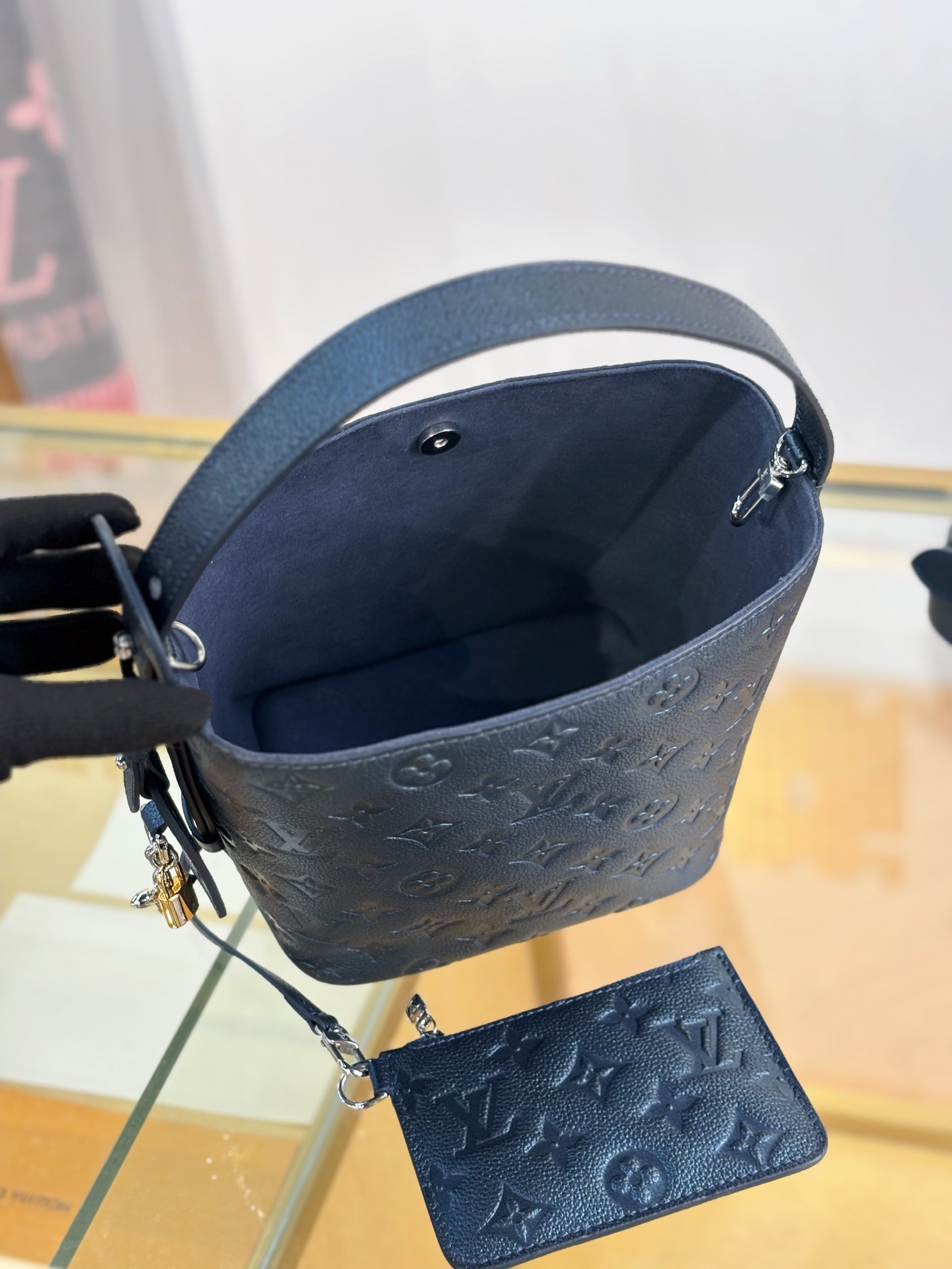 TOP Louis Vuitton LV All In BB Bag 16x18x12cm - Pearlescent Blue