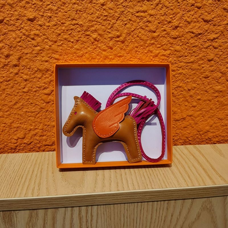 TOP HERMES Pagasus Charm - 19 Colours