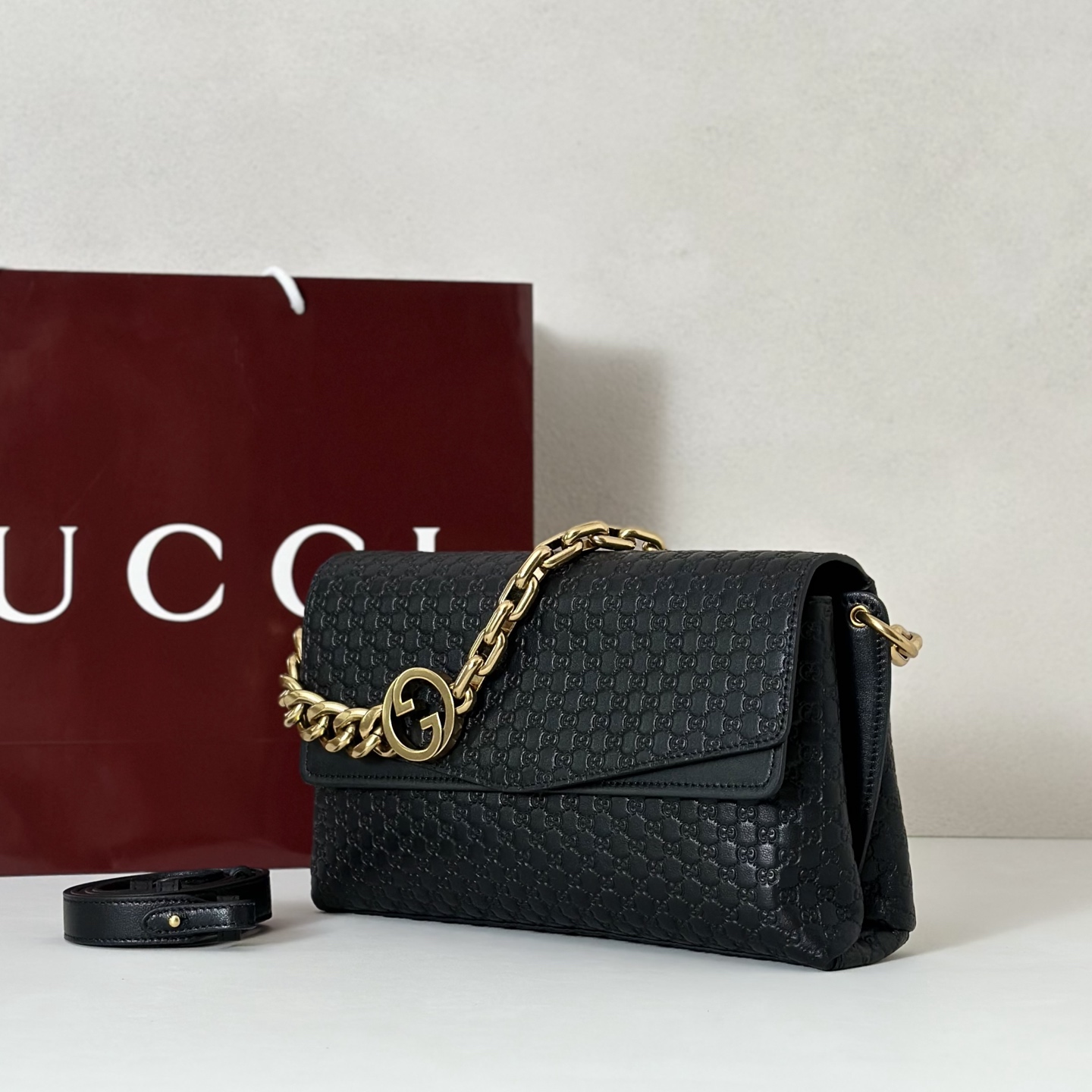 TOP GUCCI GG Medium Shoulder Bag with chain 28X16X7cm - Black