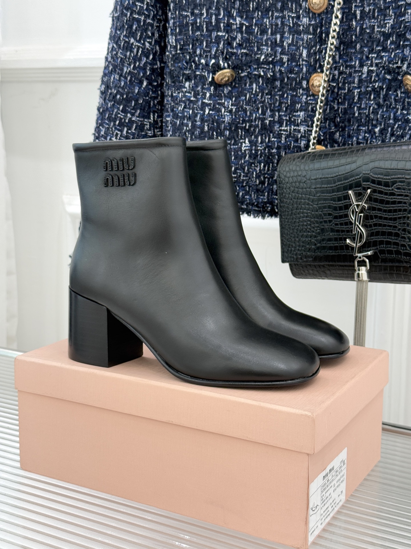 TOP Miu Miu Short Boots - 2 Color
