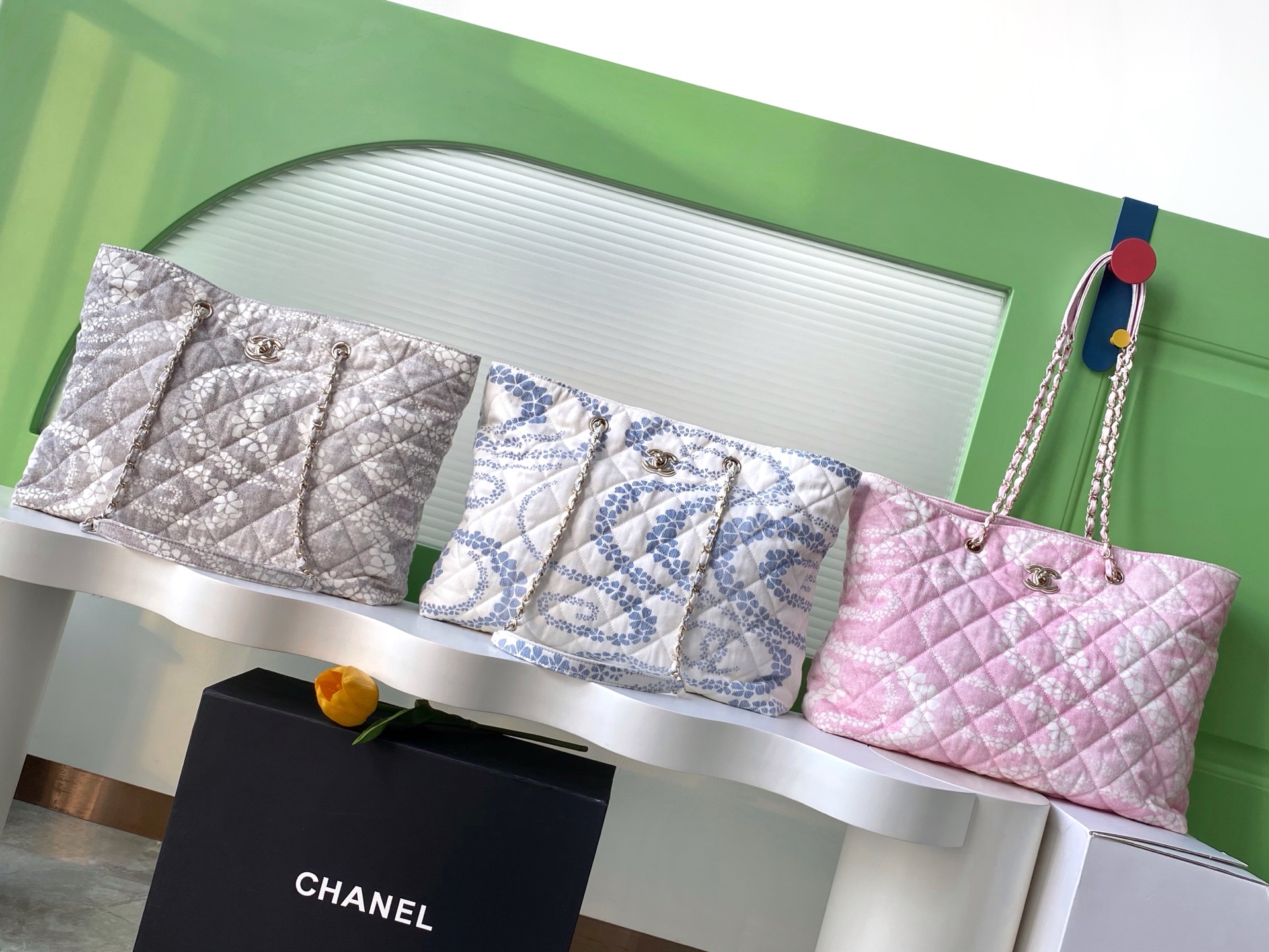 TOP CHANEL Beach Bag 28.5-37-13 cm - 3 Colors